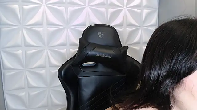 Snapshot of HorneyyQueen chatting on November 27, 12:40 pm HorneyyQueen online show from November 27, 12:40 pm