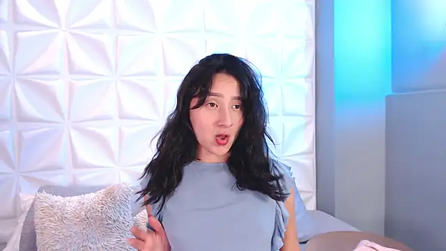 Snapshot of HorneyyQueen chatting on December 3, 12:58 pm HorneyyQueen online show from December 3, 12:58 pm