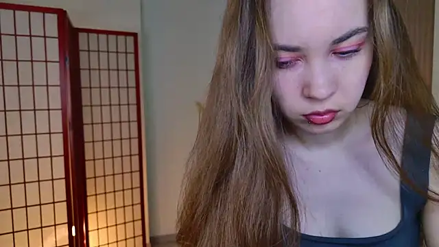 SilentLily online show from November 20, 8:30 pm