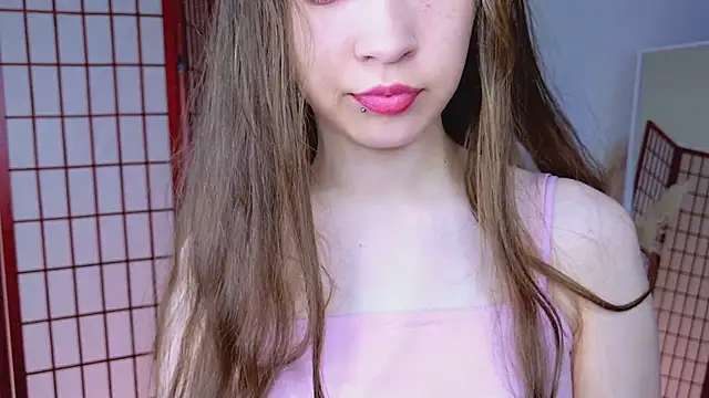 SilentLily online show from December 19, 9:00 pm