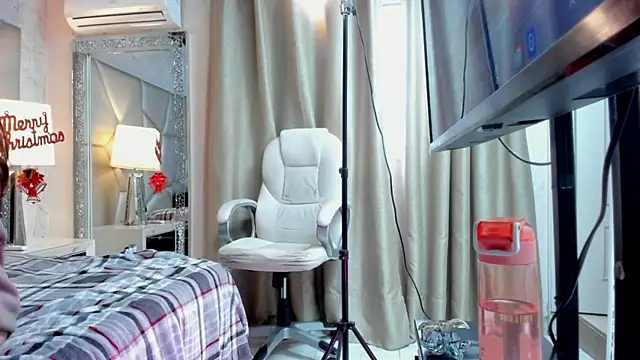 Snapshot of Be_curious chatting on November 26, 11:55 am Be curious online show from November 26, 11:55 am