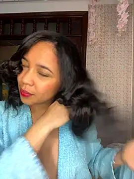 Esmerald 1111 online show from December 4, 8:45 am