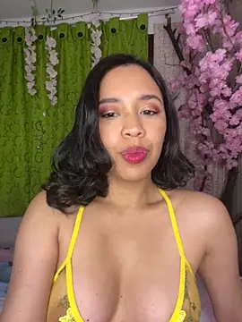 Esmerald 1111 online show from April 8, 10:04 am