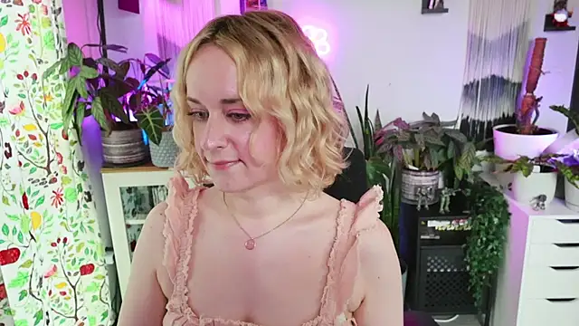 Snapshot of xzoeyryanx chatting on May 2, 5:51 pm xzoeyryanx online show from May 2, 5:51 pm