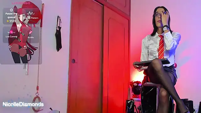 NicolleDiamondss online show from November 19, 4:40 pm
