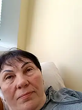 OliviaaSkyy online show from April 14, 11:27 am