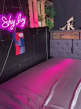 Snapshot of Shy-Ivy chatting on May 11, 9:23 pm Shy-Ivy online show from May 11, 9:23 pm