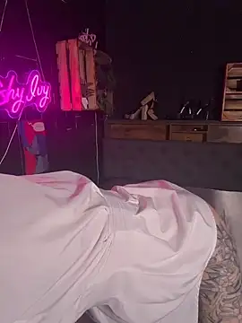 Snapshot of Shy-Ivy chatting on May 15, 9:44 pm Shy-Ivy online show from May 15, 9:44 pm
