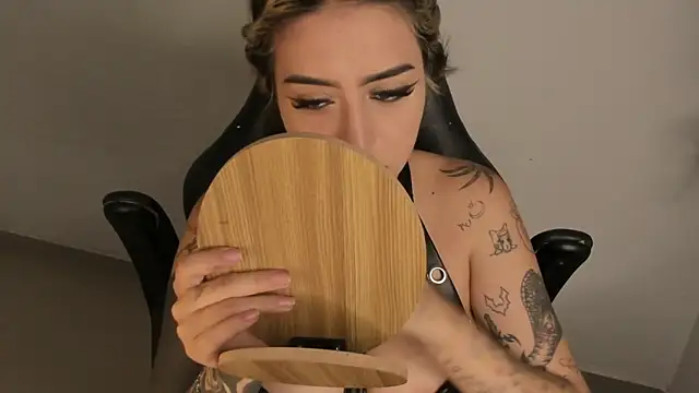 VeloraVyxen  online show from March 7, 1:30 pm