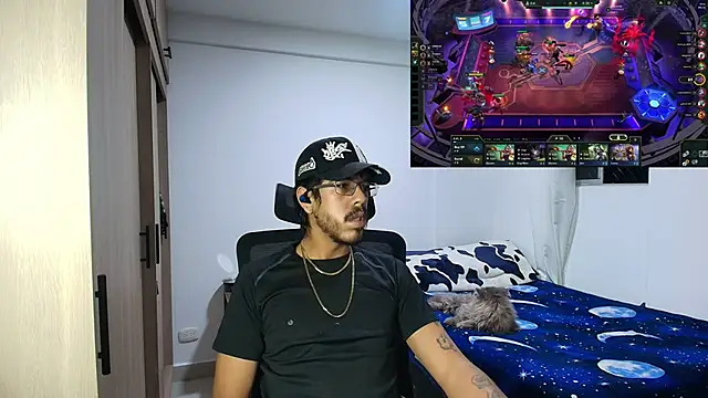 Snapshot of naitt_ chatting on December 5, 1:03 am naitt online show from December 5, 1:03 am