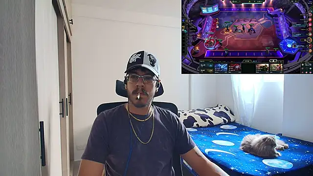 Snapshot of naitt_ chatting on December 5, 6:15 pm naitt online show from December 5, 6:15 pm