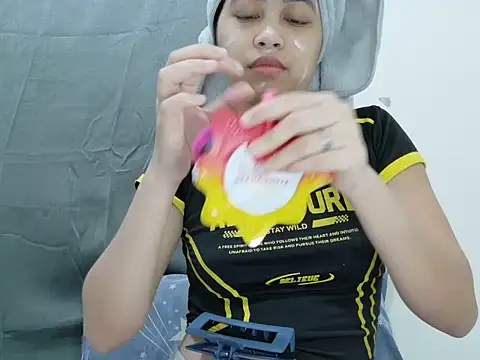 Ursexyasianskinny online show from December 4, 5:39 am