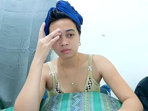 Ursexyasianskinny online show from April 20, 5:32 am