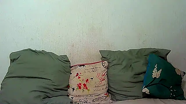 BrunetteNaomi8 online show from April 21, 2:15 am