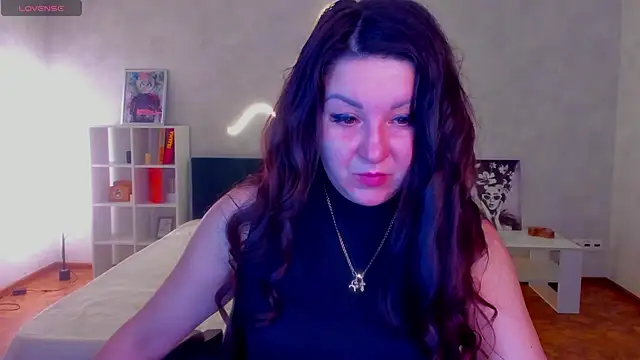 Snapshot of still__her chatting on November 26, 1:06 am still her online show from November 26, 1:06 am