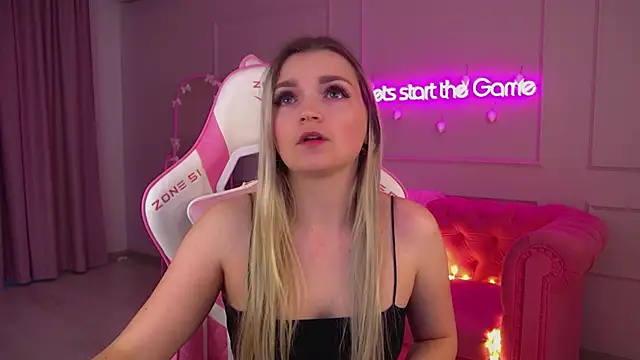 AnnyRaii online show from December 16, 6:40 am