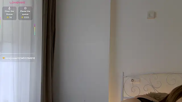 NicoletteBean online show from April 7, 6:36 am