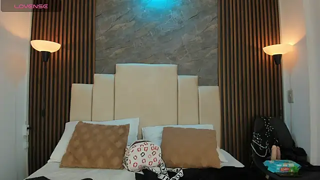 catiusca reyes 03 online show from April 11, 12:53 pm