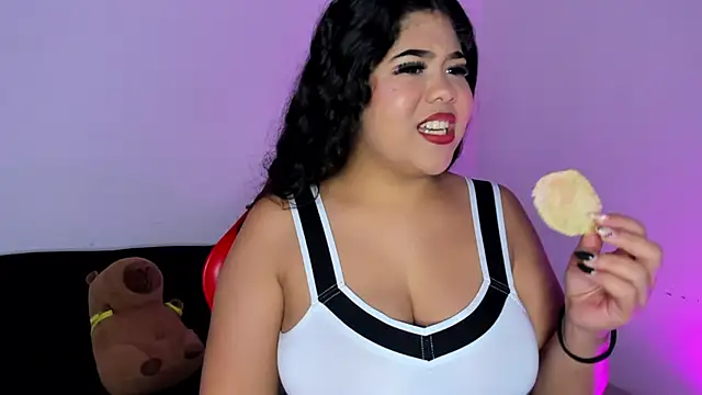 Amanda Mooree online show from December 5, 10:35 am