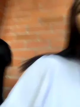 Sara storm outdoors online show from November 18, 7:40 pm