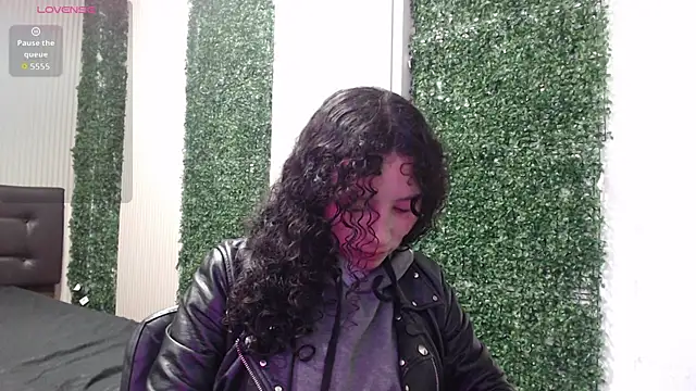 Snapshot of pettymoon1 chatting on November 27, 11:34 am pettymoon1 online show from November 27, 11:34 am