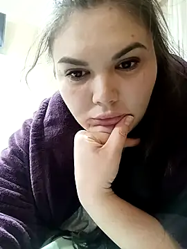 Snapshot of Maru992699 chatting on December 13, 10:04 pm Maru992699 online show from December 13, 10:04 pm