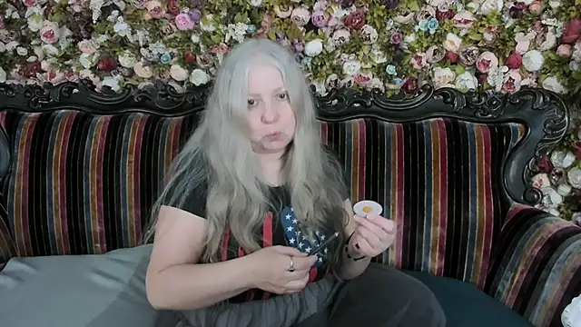 mariabelladonna online show from April 22, 10:33 pm