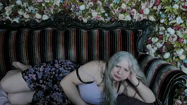 Snapshot of mariabelladonna chatting on April 25, 10:18 am mariabelladonna online show from April 25, 10:18 am