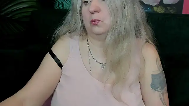 Snapshot of mariabelladonna chatting on May 15, 11:12 pm mariabelladonna online show from May 15, 11:12 pm
