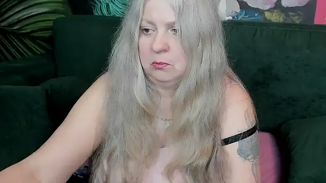 Snapshot of mariabelladonna chatting on May 16, 12:29 am mariabelladonna online show from May 16, 12:29 am