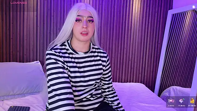 Snapshot of GabyRose9 chatting on December 17, 7:42 pm GabyRose9 online show from December 17, 7:42 pm