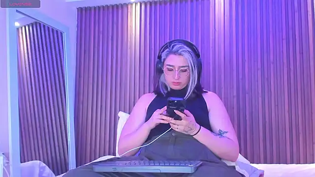 Snapshot of GabyRose9 chatting on June 5, 8:25 pm GabyRose9 online show from June 5, 8:25 pm