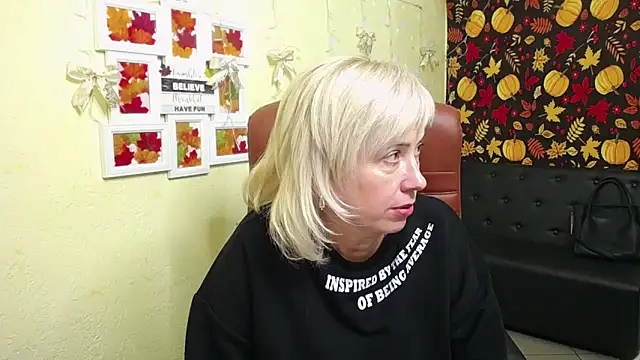 Snapshot of LaurenWishy chatting on December 1, 12:10 pm LaurenWishy online show from December 1, 12:10 pm