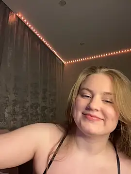 Snapshot of _whorimi chatting on December 5, 2:25 pm whorimi online show from December 5, 2:25 pm