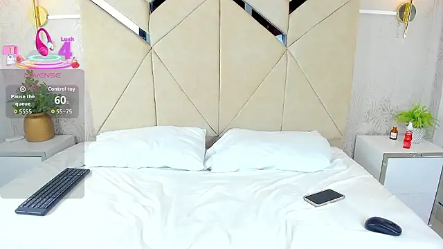 NathalieRoss1 online show from January 6, 9:50 pm