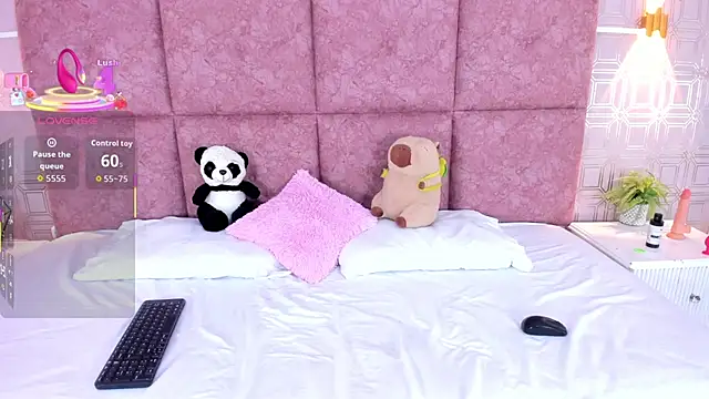 Snapshot of NathalieRoss1 chatting on February 28, 2:01 am NathalieRoss1 online show from February 28, 2:01 am