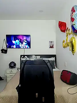 hot-shaved-baby online show from November 21, 7:12 pm