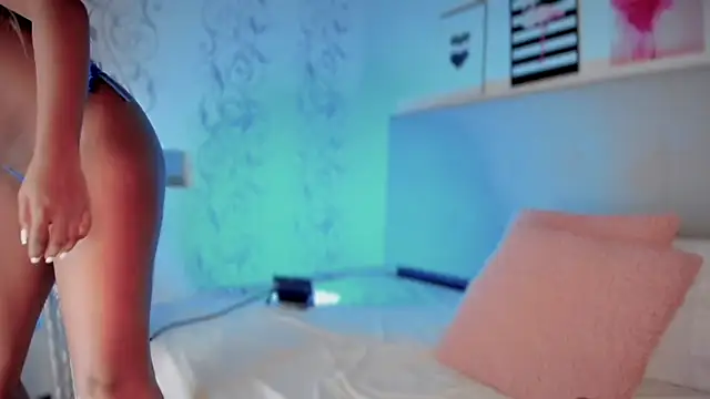 Snapshot of Zendaya___ chatting on November 27, 1:29 am Zendaya online show from November 27, 1:29 am