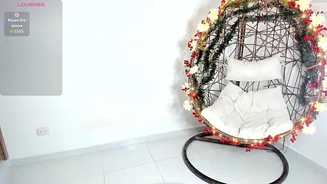 Snapshot of ellie_conor_ chatting on November 29, 2:36 am ellie conor online show from November 29, 2:36 am