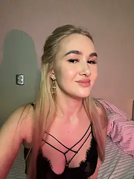 Snapshot of Miss_Alisse chatting on November 27, 5:59 pm Miss Alisse online show from November 27, 5:59 pm