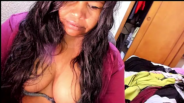 ebonycamelia online show from April 7, 10:31 pm