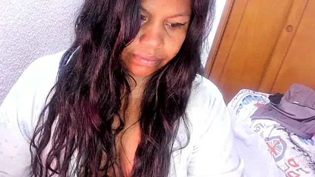 ebonycamelia online show from April 15, 4:30 am