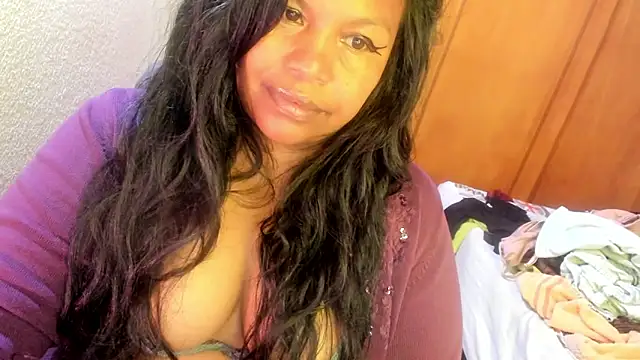 ebonycamelia online show from April 21, 6:55 pm