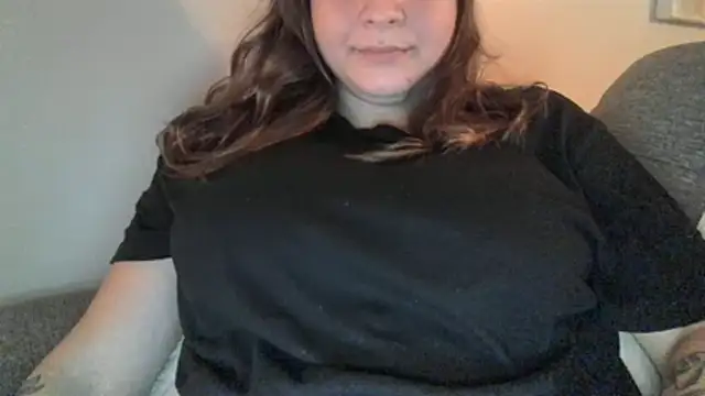 xxxluana online show from April 23, 3:08 am