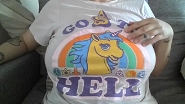 Snapshot of xxxluana chatting on June 8, 7:03 pm xxxluana online show from June 8, 7:03 pm