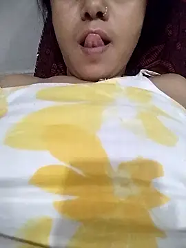 Hott myraa online show from January 8, 7:27 pm