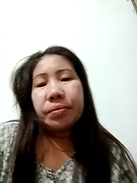 Snapshot of Reema_143 chatting on November 25, 12:32 am Reema 143 online show from November 25, 12:32 am