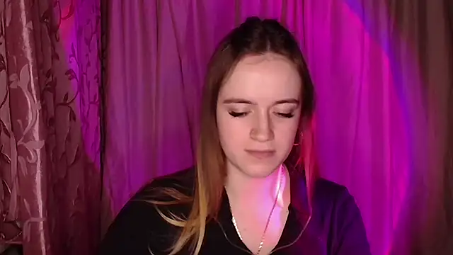 Snapshot of Illa_May chatting on December 13, 7:53 pm Illa May online show from December 13, 7:53 pm