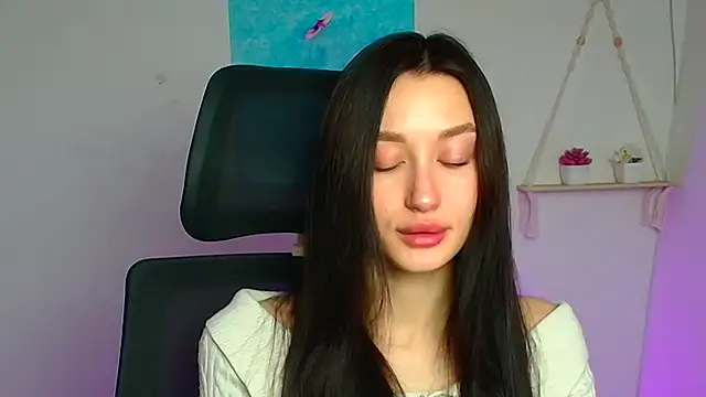 Stella XO online show from March 14, 6:30 am