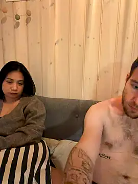 Snapshot of Spice2x chatting on December 4, 8:06 pm Spice2x online show from December 4, 8:06 pm